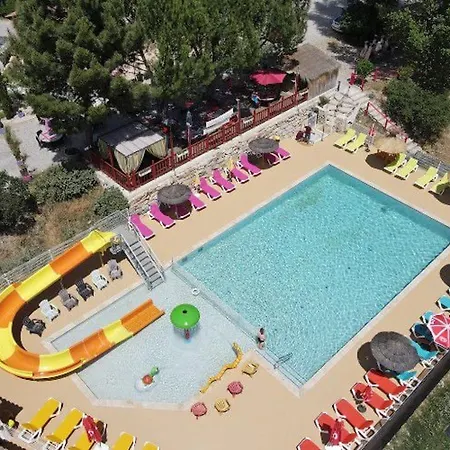 Camping Spacieux Avec Terrasse Pour 6 Personnes - Api-1-52-482 Saint-Maime