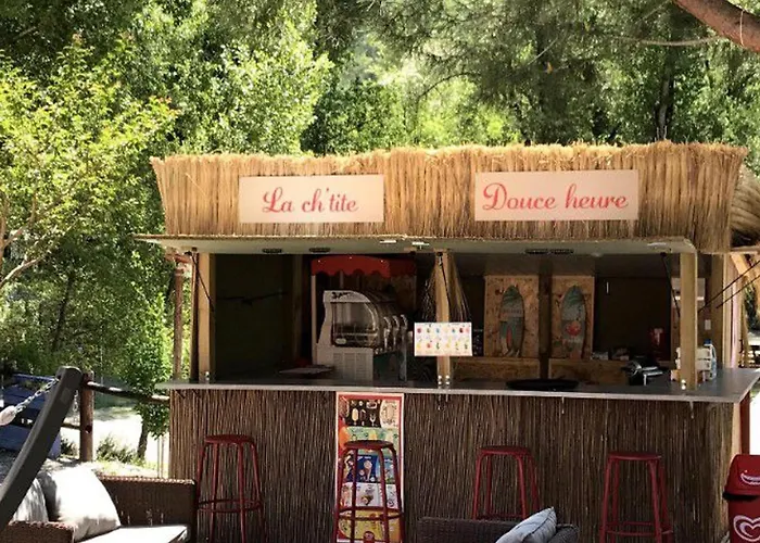 Campingplads Spacieux Avec Terrasse Pour 6 Personnes - Api-1-52-482 *